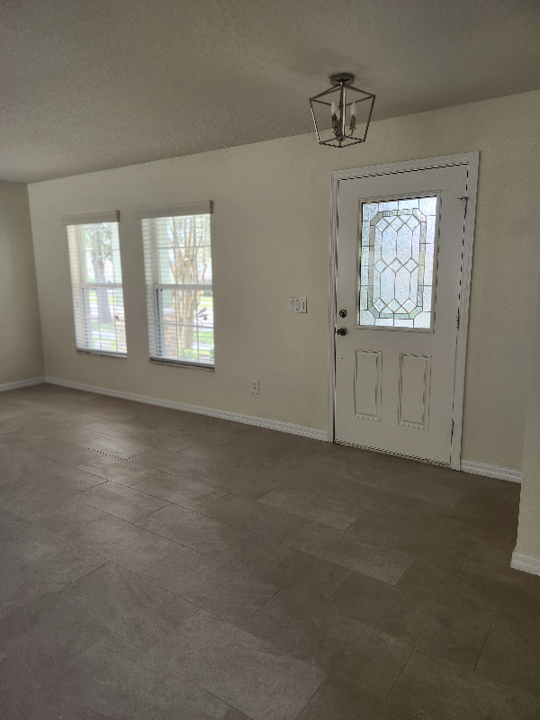 13667 Phoenix Dr - Photo 4 of 20