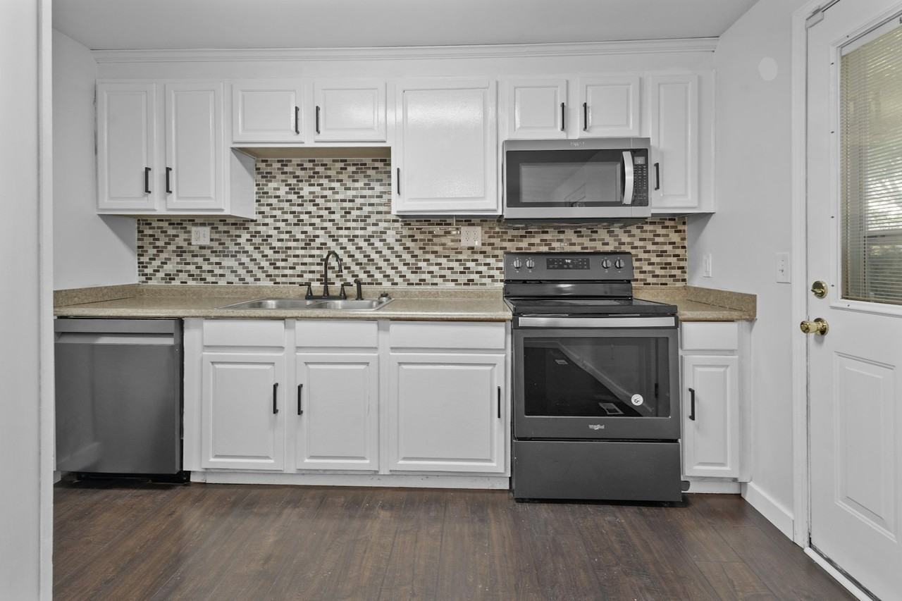 4638 Vallejo Drive - Photo 5 of 16