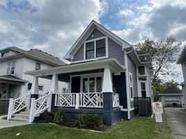 featured image of 615 W 30th St