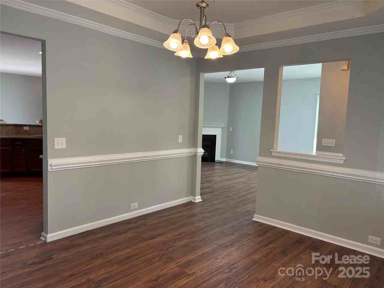 10519 Royal Winchester Dr - Photo 5 of 34