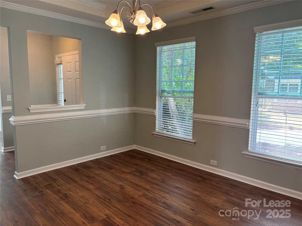 10519 Royal Winchester Dr - Photo 6 of 34