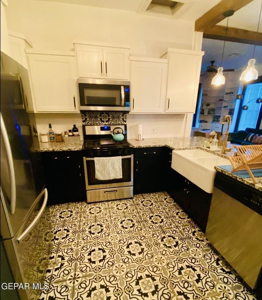 2624 Aurora Ave - Photo 3 of 19