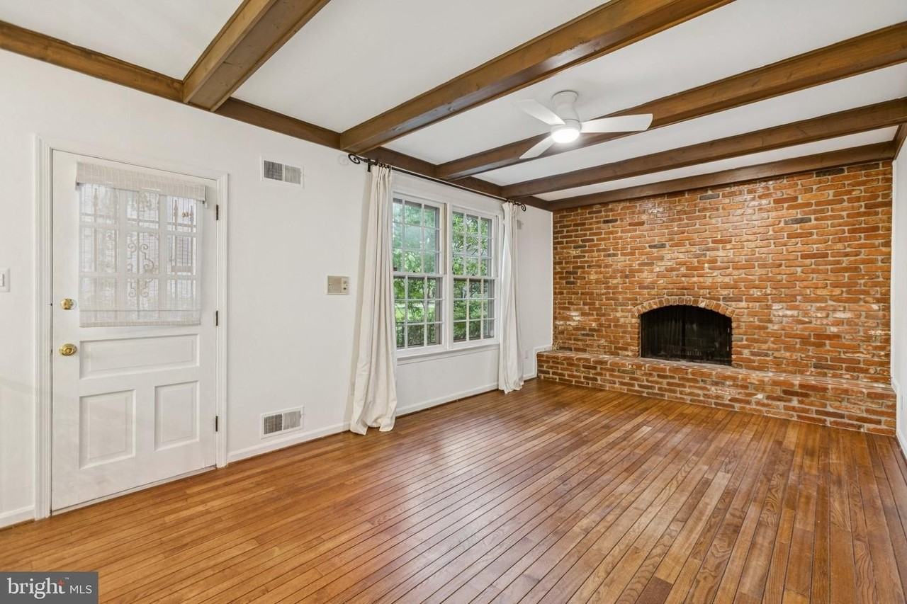 4033 41st St N - Photo 4 of 34