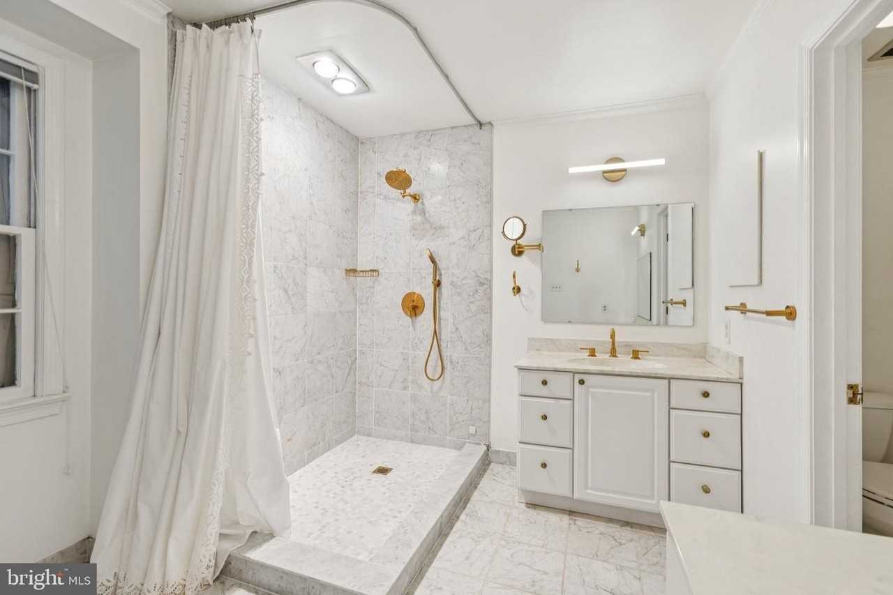 4033 41st St N - Photo 3 of 34