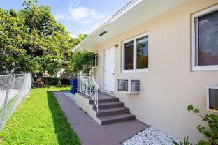 1225 Sw 7th St #4 - Photo 1 of 1