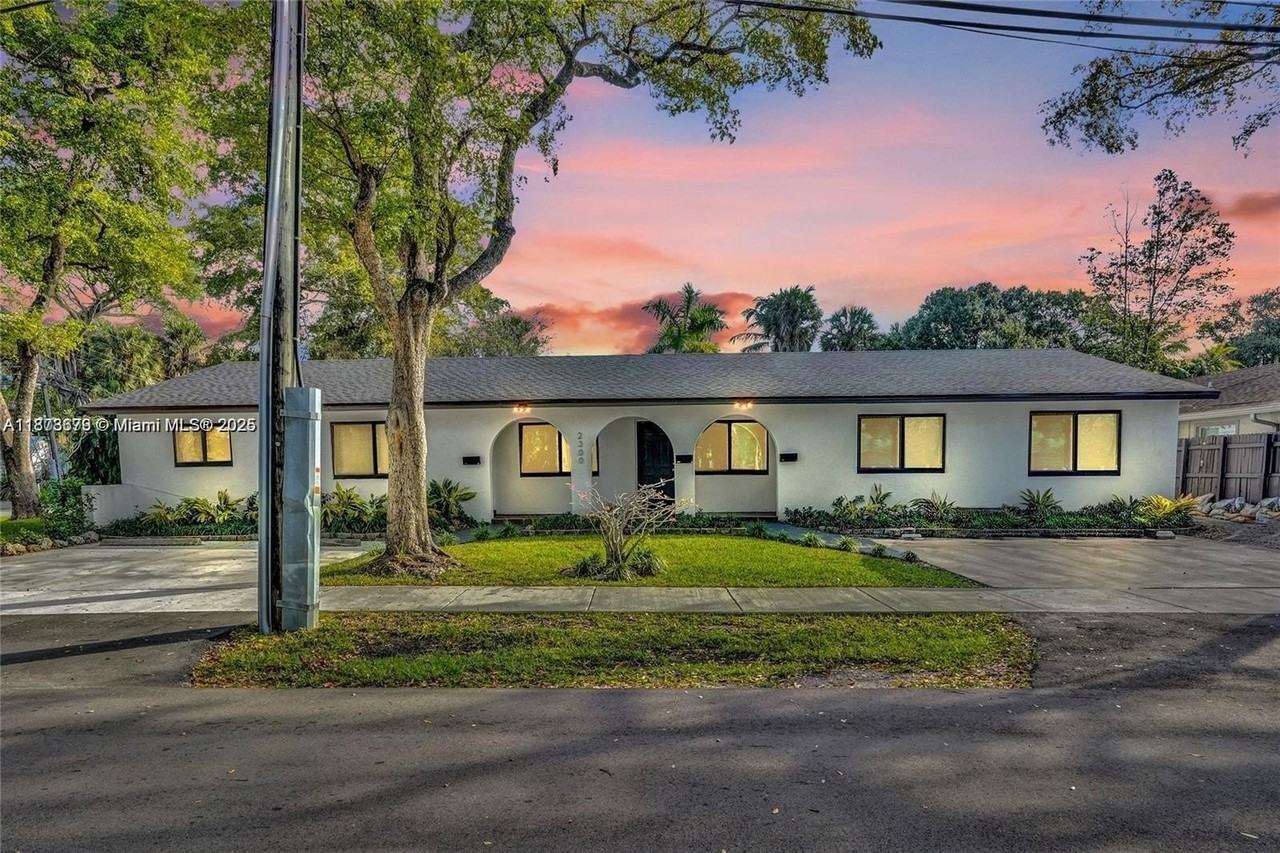 2300 Sw 18th Ter #2 - Photo 4 of 9