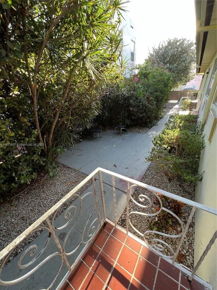 620 Jefferson Ave #2 - Photo 2 of 24