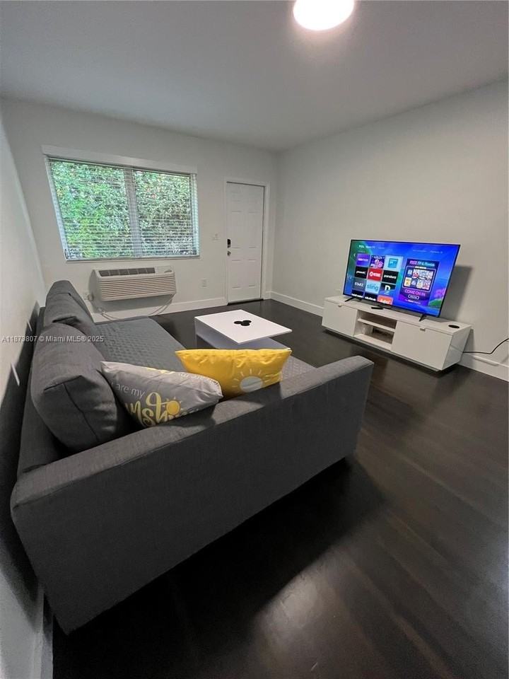 620 Jefferson Ave #2 - Photo 5 of 24