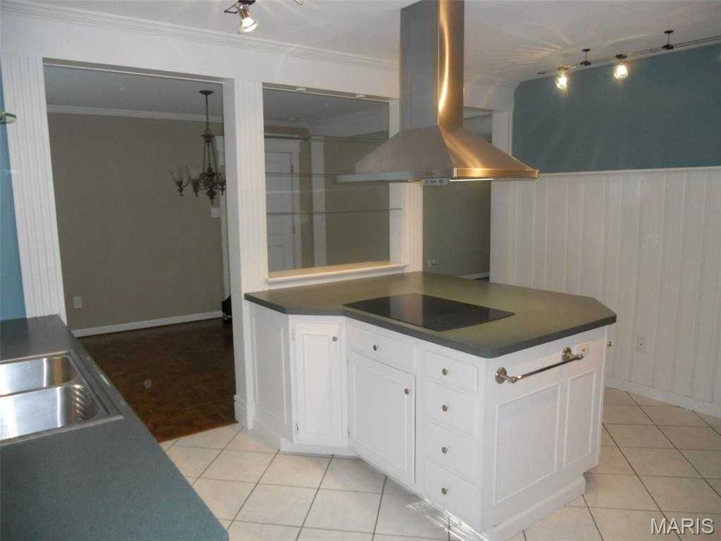 329 Nantucket Dr - Photo 4 of 10