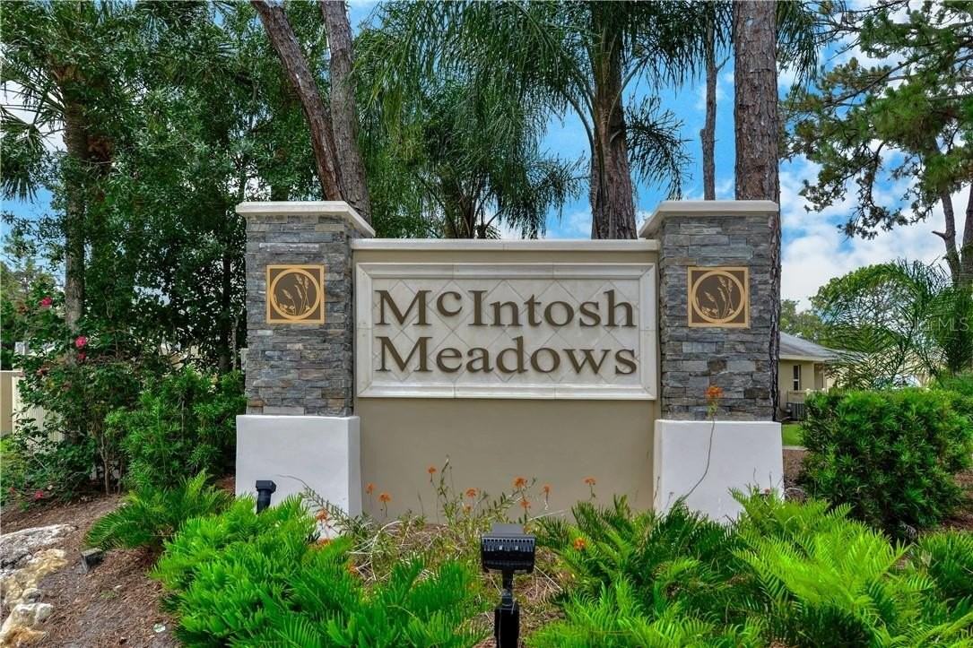 220 Chartley Ct N - Photo 2 of 28