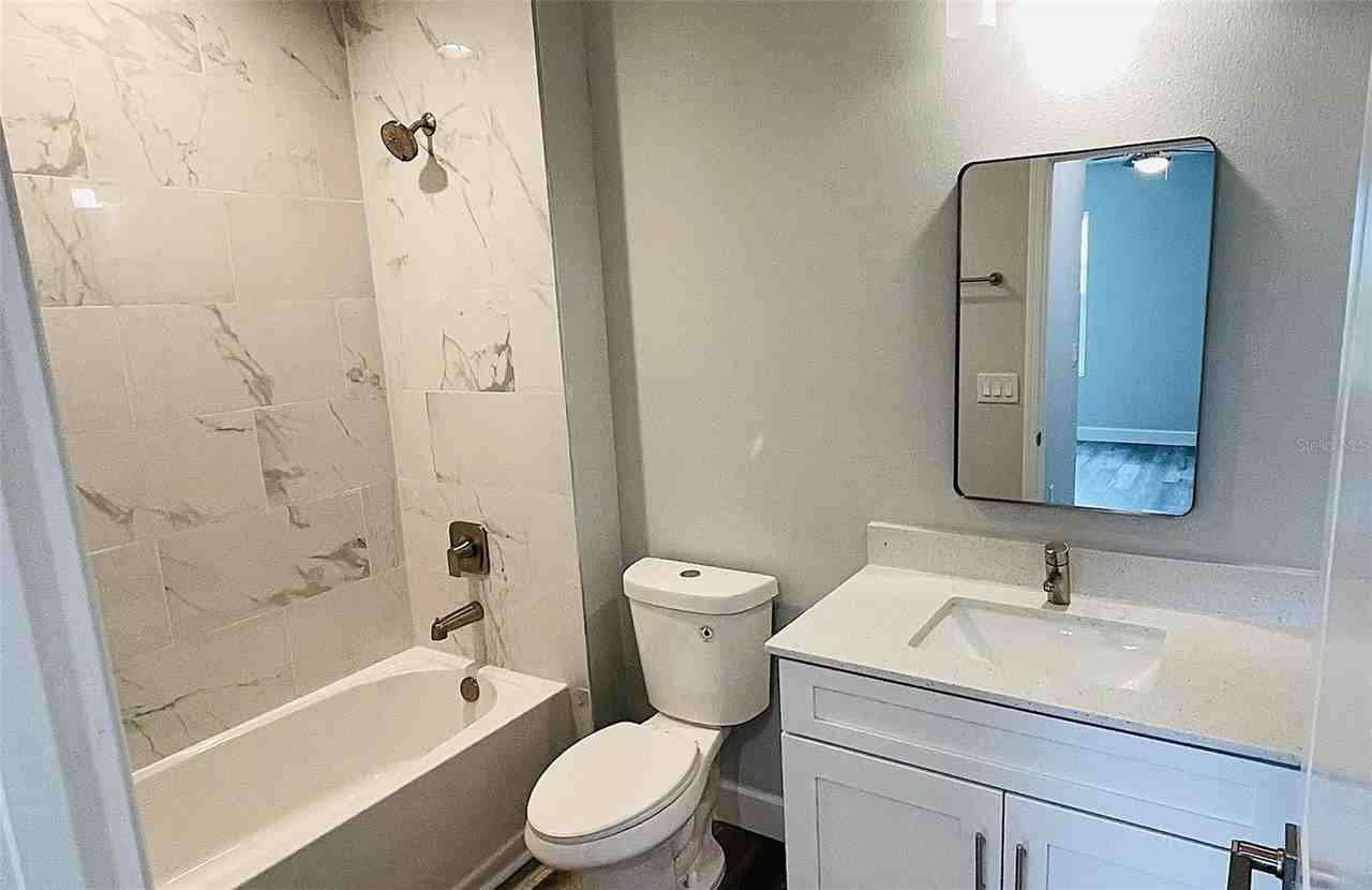 12260 Henley Ave #B - Photo 5 of 44