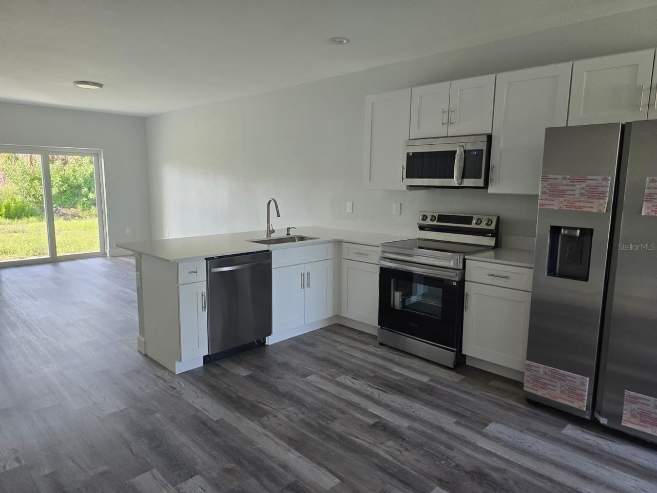 12260 Henley Ave #B - Photo 4 of 44