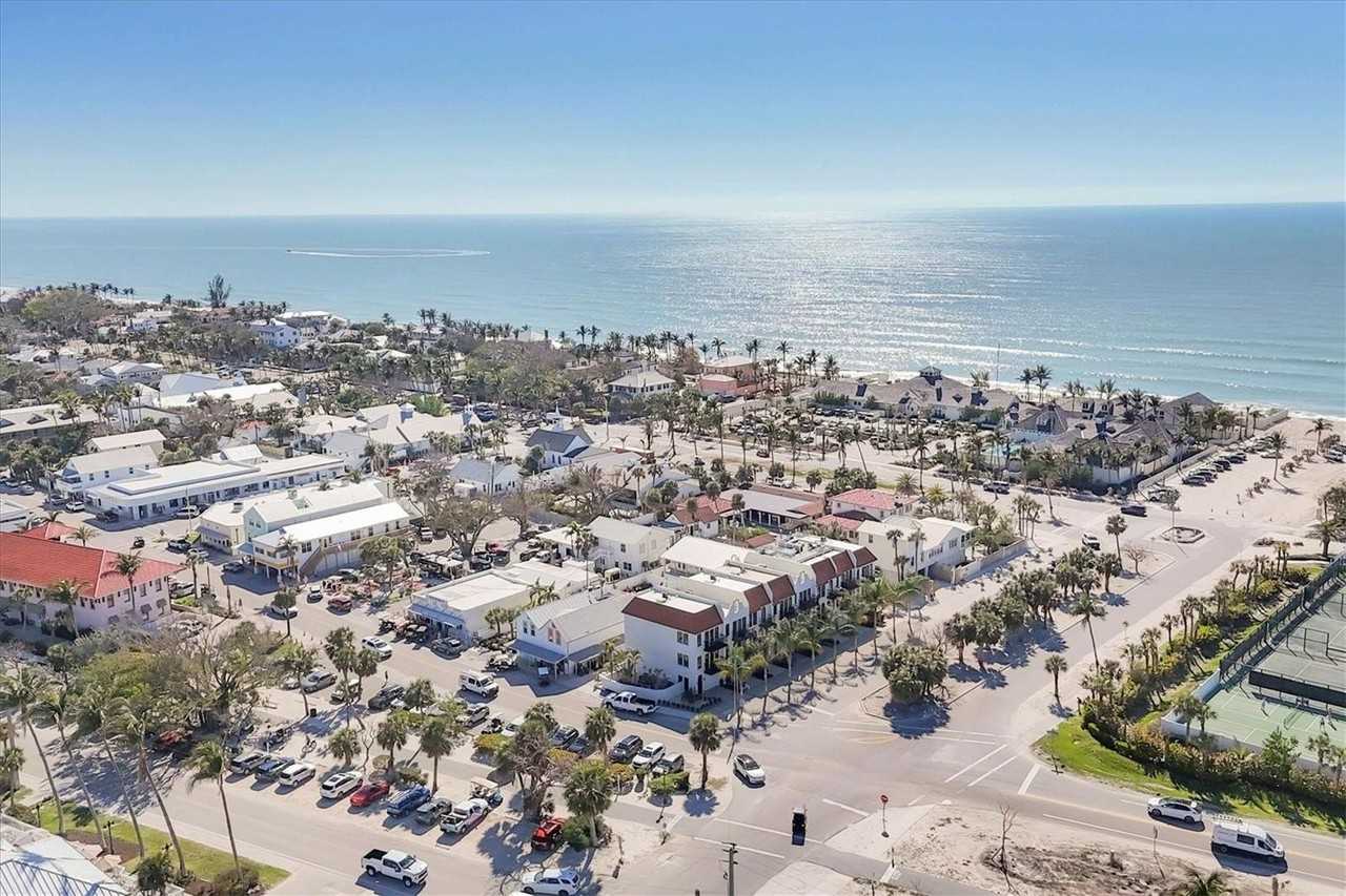 530 5th St W #4 - Photo 2 of 49