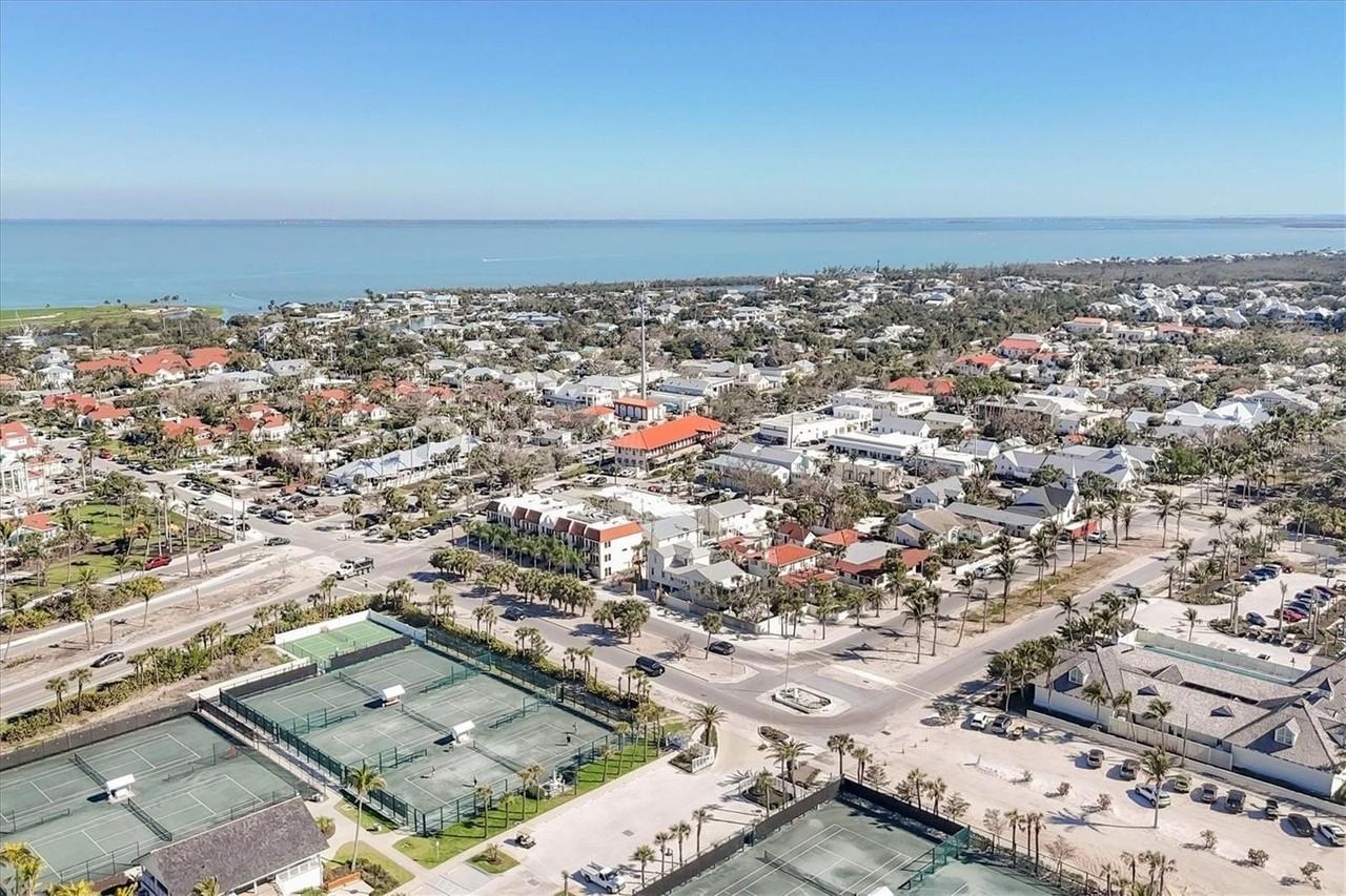 530 5th St W #4 - Photo 5 of 49