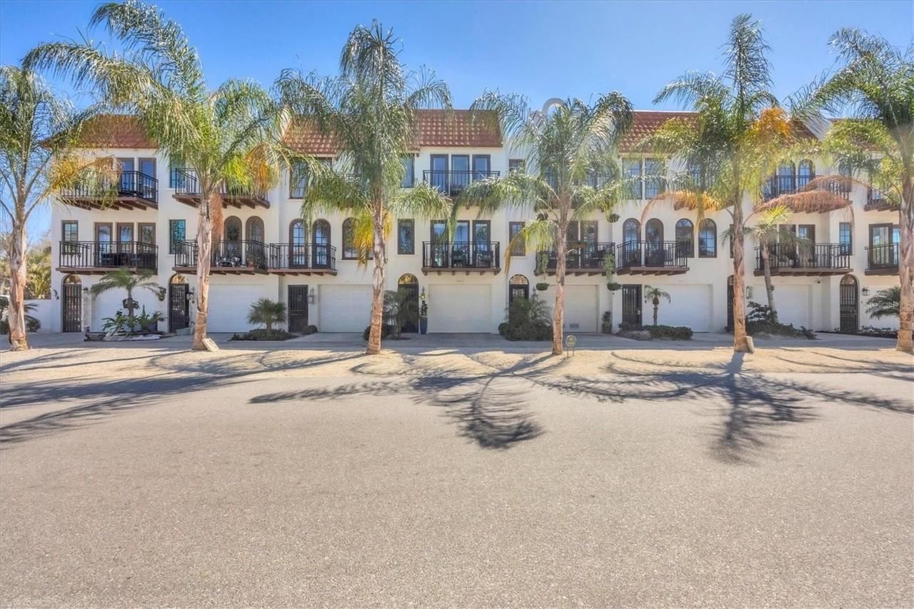 530 5th St W #4 - Photo 6 of 49