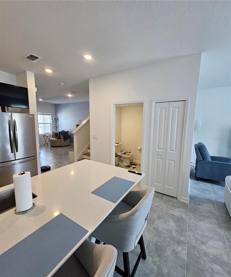 2436 Skyline Loop - Photo 4 of 18