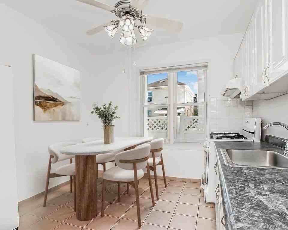 4312 Carpenter Ave - Photo 7 of 10