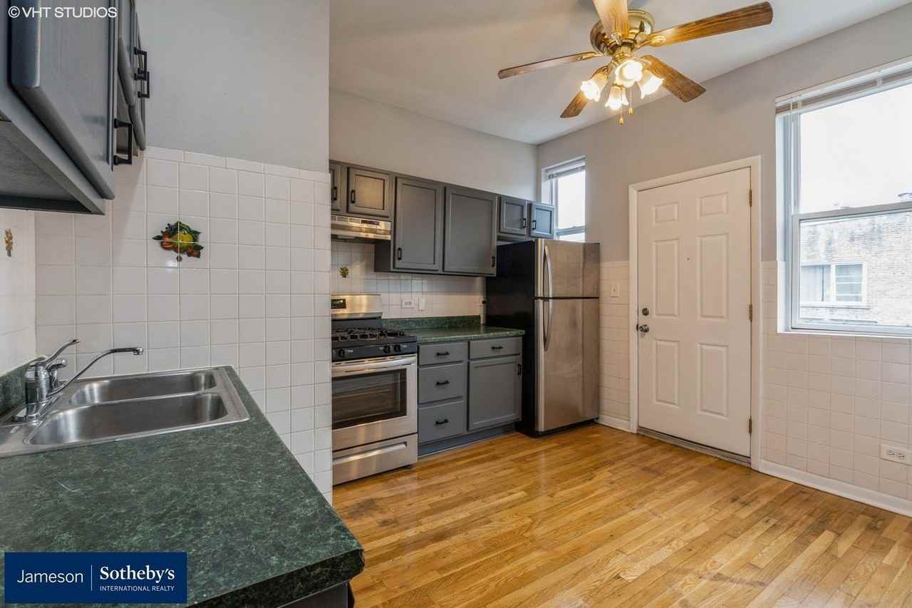 3818 West Ainslie Street #3 - Photo 5 of 10