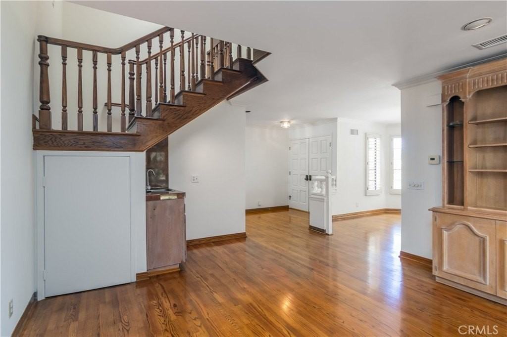 12235 Shady Hollow Ln - Photo 4 of 25