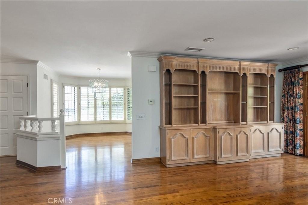 12235 Shady Hollow Ln - Photo 7 of 25