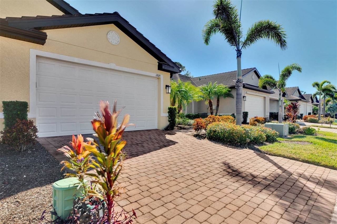 12075 Firewheel Pl - Photo 2 of 27