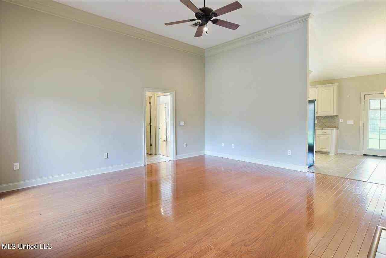 113 W Pinebrook Dr - Photo 5 of 28