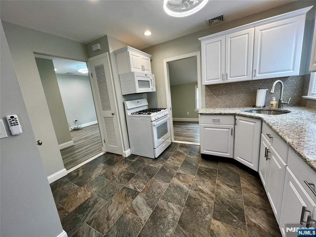 33 Water Street - Photo 5 of 15