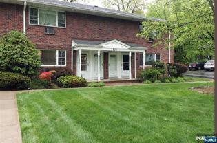 5017 Christopher St - Photo 1 of 1