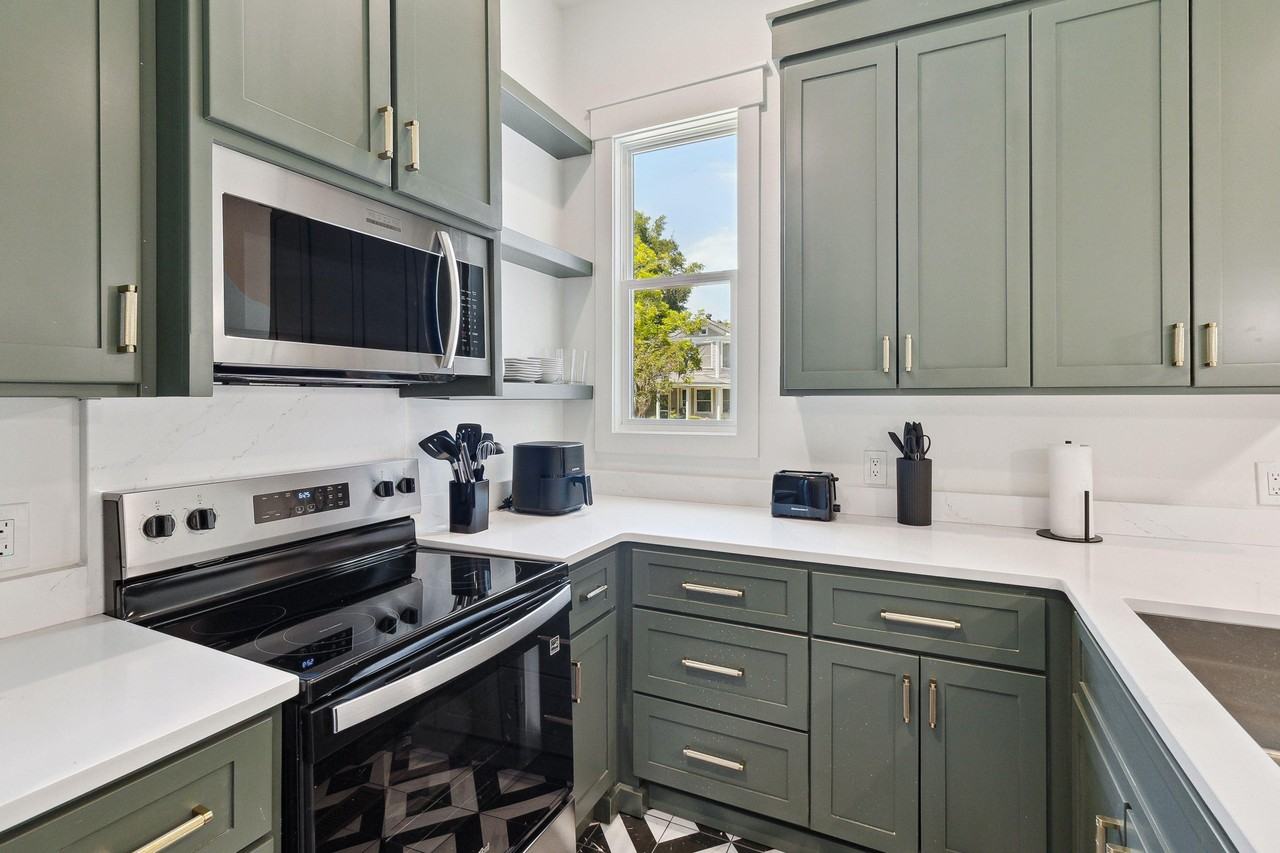 E Henry St - Photo 6 of 11