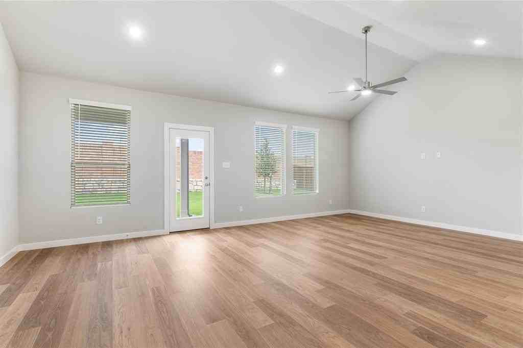 2010 Sandpiper Way - Photo 6 of 40