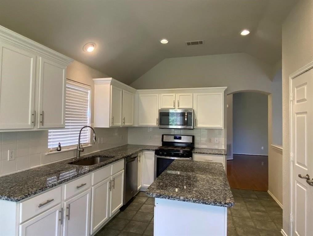 2645 Red Spruce Dr - Photo 4 of 11