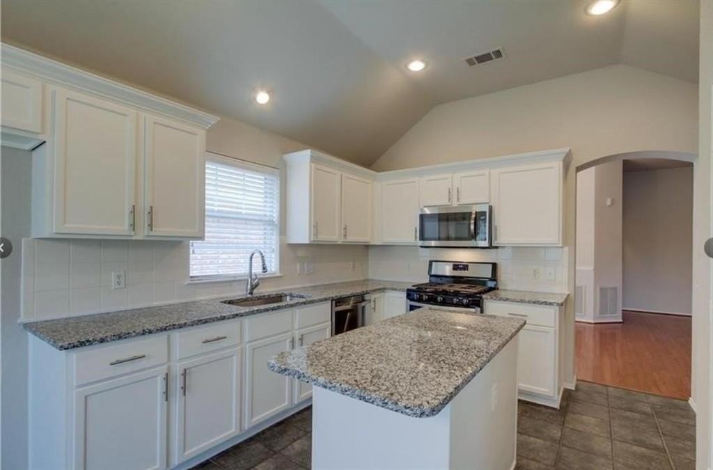 2645 Red Spruce Dr - Photo 5 of 11