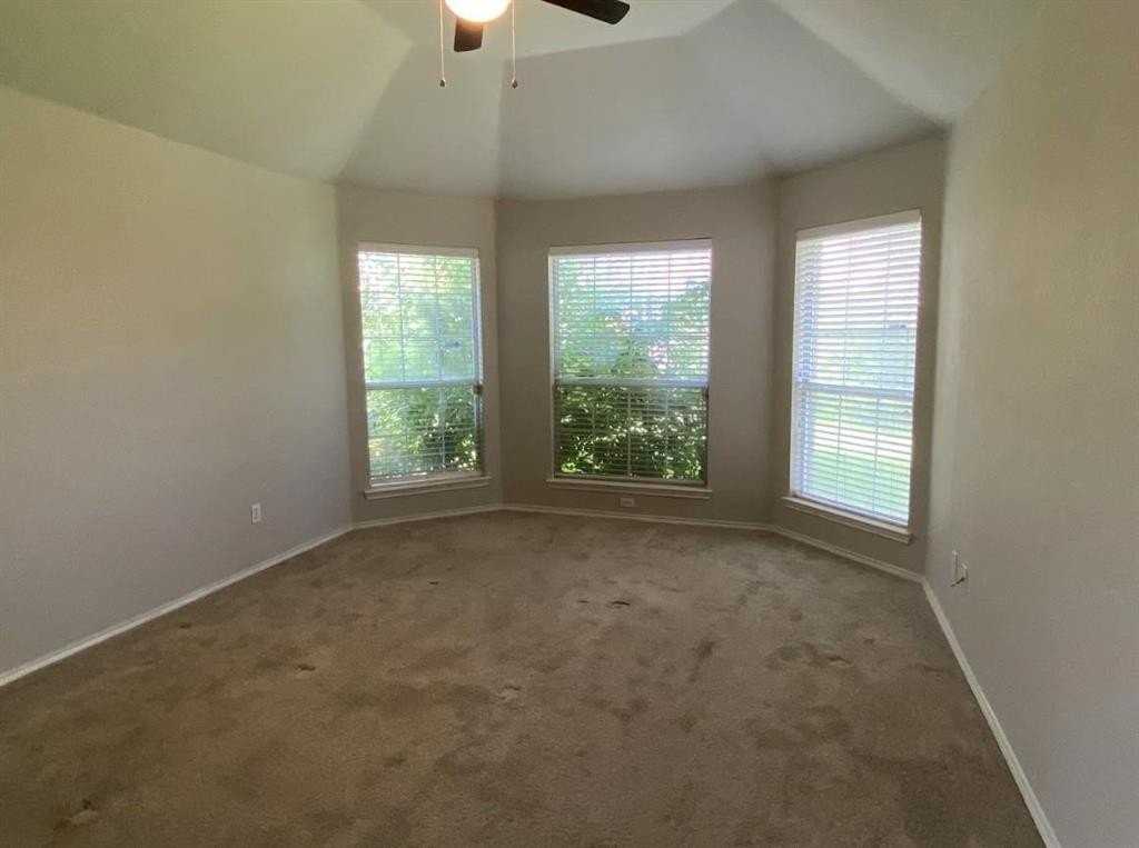 2645 Red Spruce Dr - Photo 7 of 11