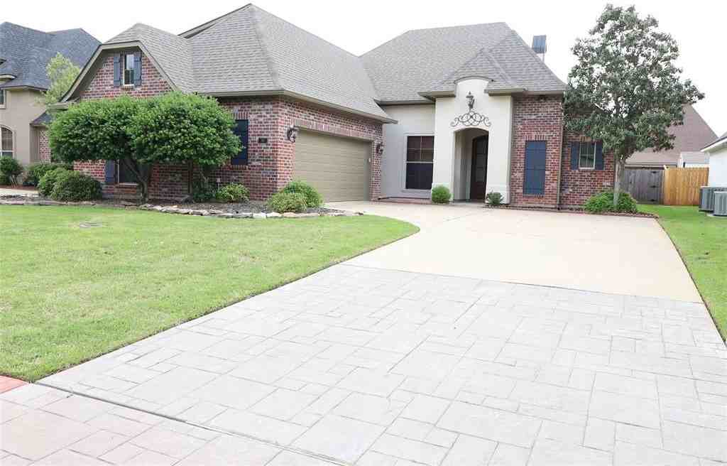 765 Dumaine Dr - Photo 2 of 20