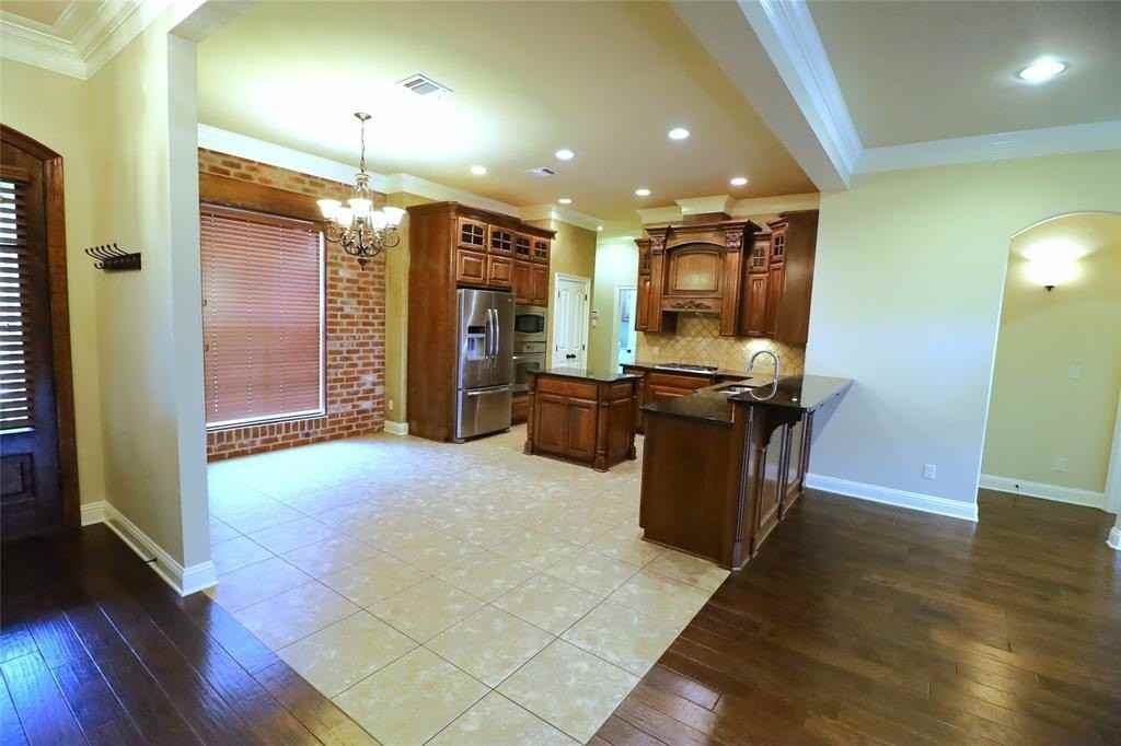 765 Dumaine Dr - Photo 5 of 20