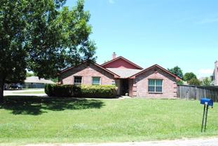 305 N Elm St - Photo 1 of 1