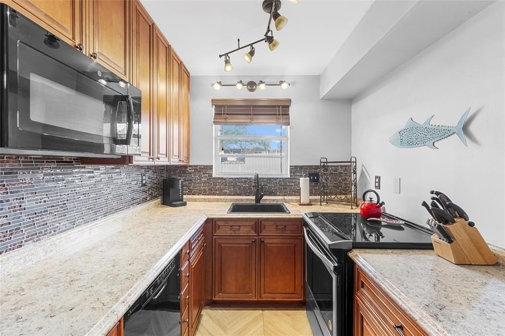 30 Southeast 13th Street #A6 - Photo 6 of 30