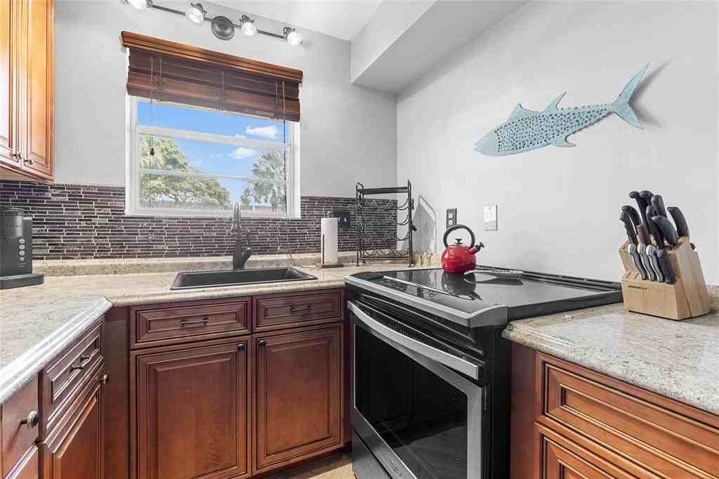 30 Southeast 13th Street #A6 - Photo 7 of 30