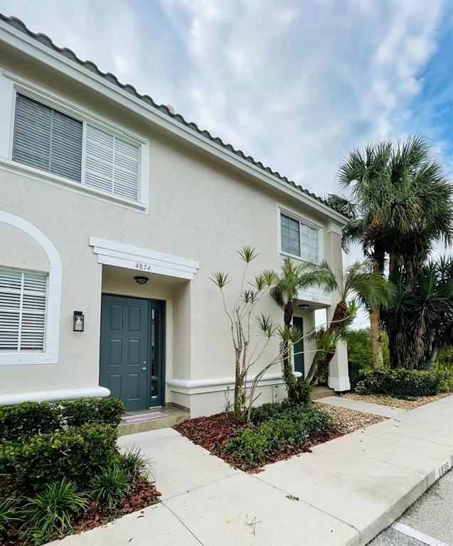 4854 Nw 58th Mnr - Photo 2 of 35