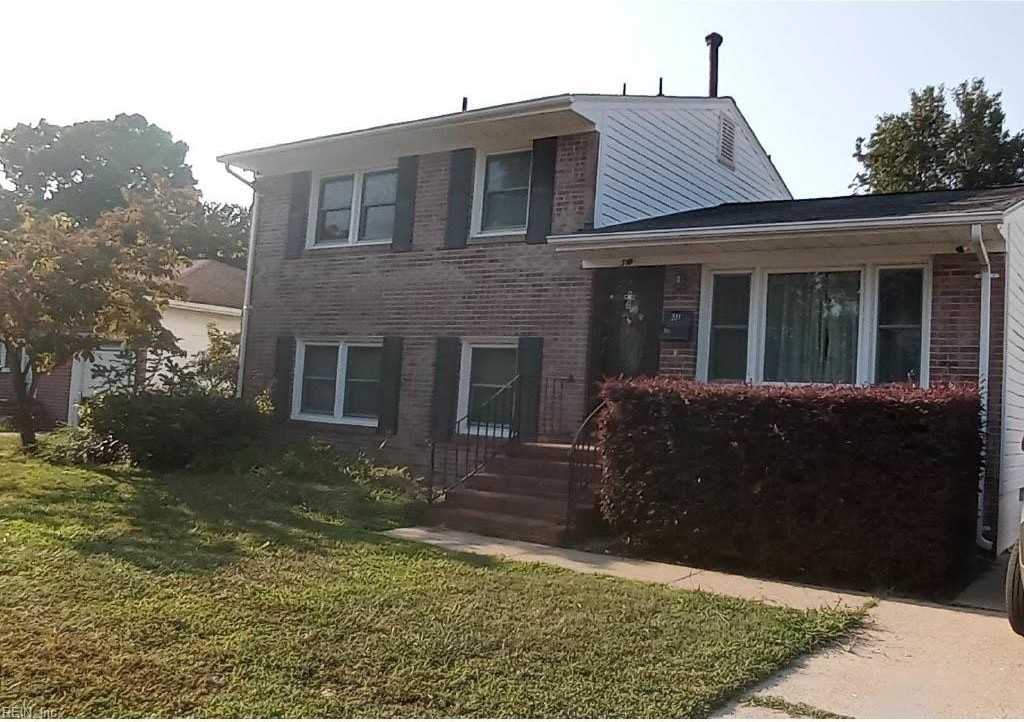 311 Bond St - Photo 2 of 34