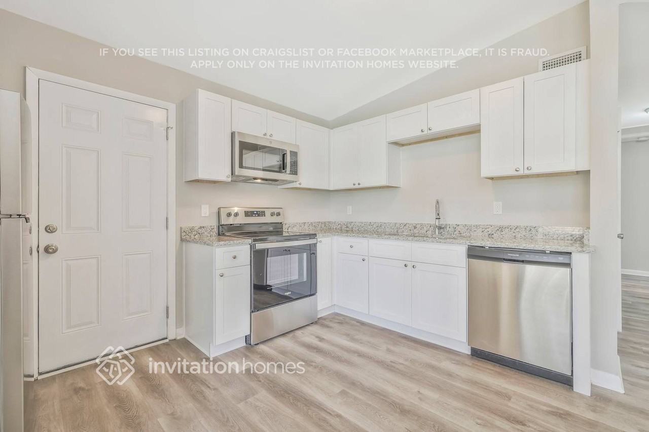 7444 Sandhurst Rd S - Photo 7 of 25