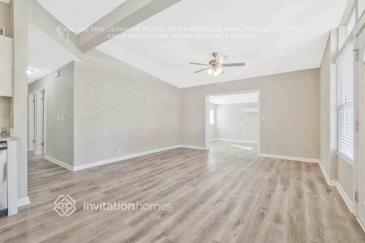 7444 Sandhurst Rd S - Photo 3 of 25