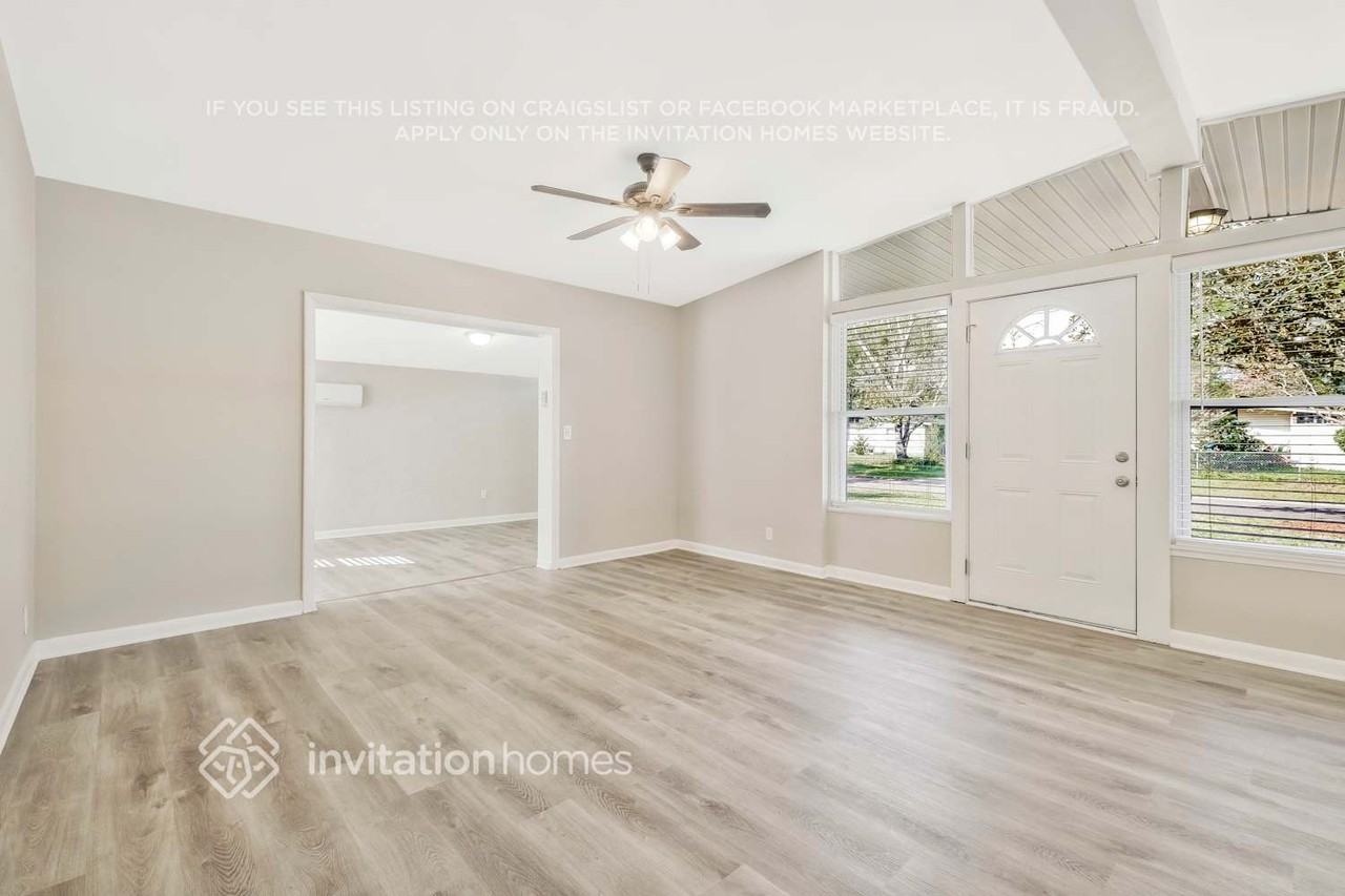 7444 Sandhurst Rd S - Photo 2 of 25