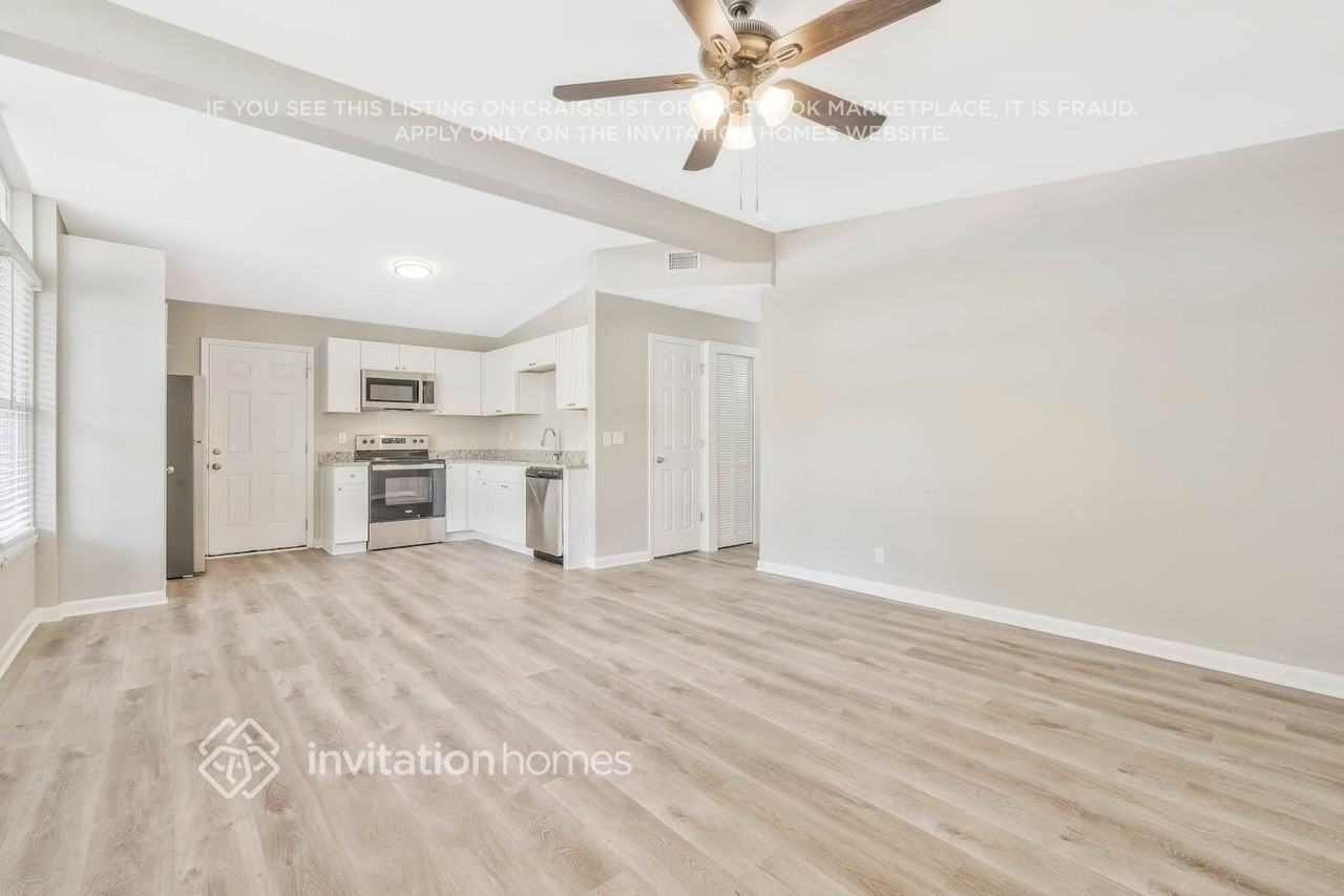 7444 Sandhurst Rd S - Photo 6 of 25