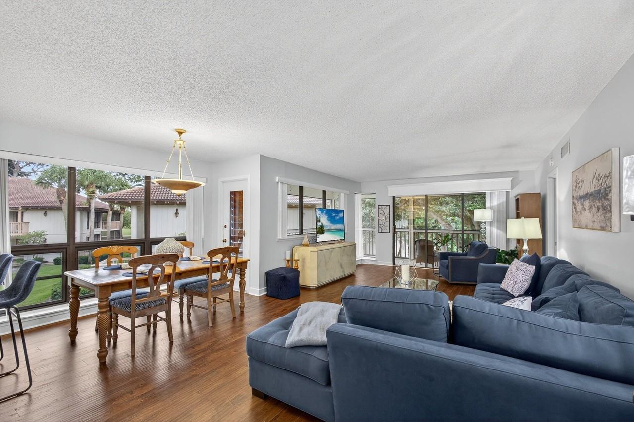 134 Brackenwood Rd - Photo 7 of 48