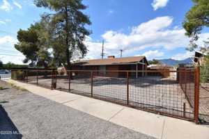 featured image of 5501 E Spring St