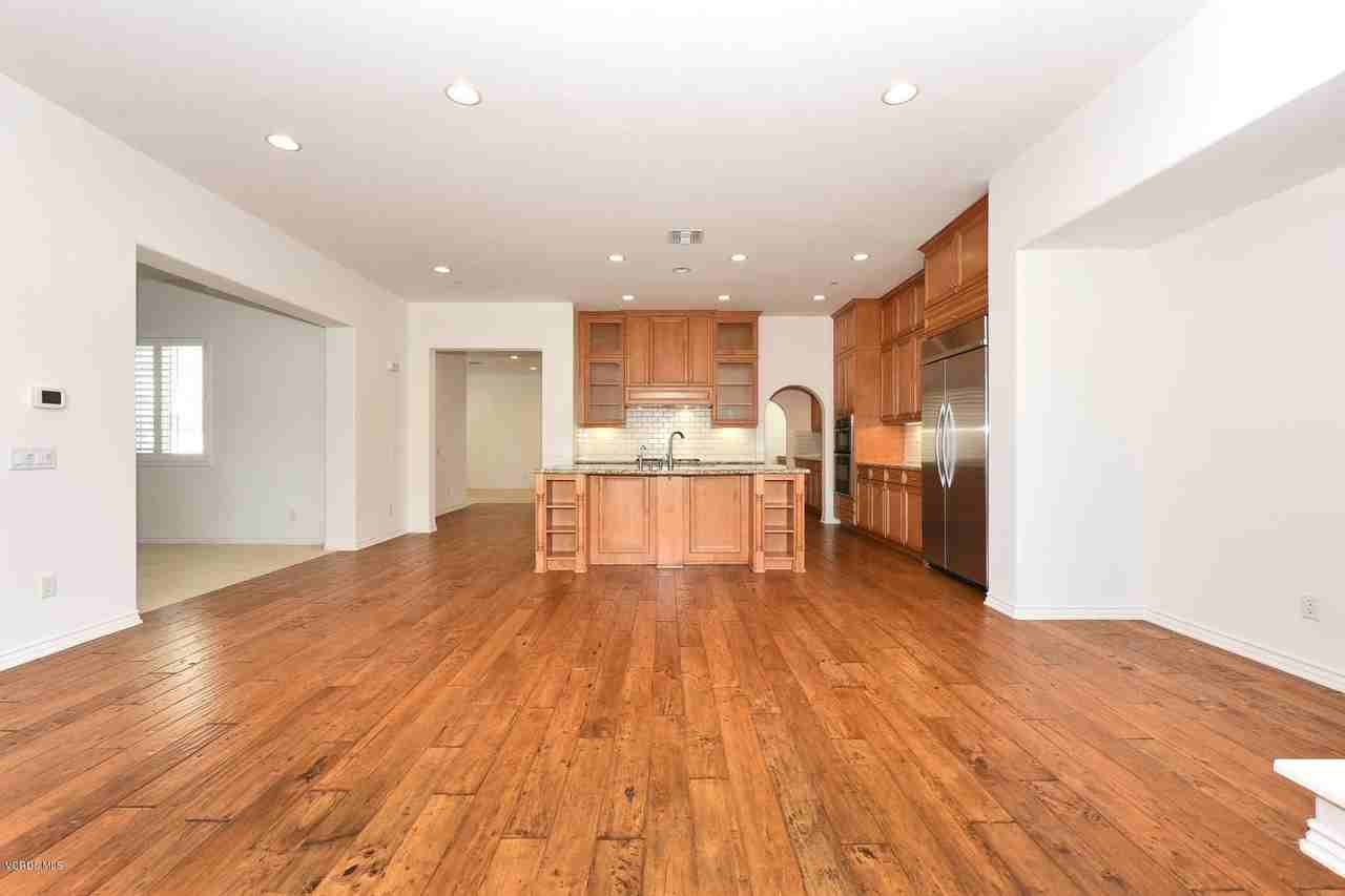 4103 Caribbean St - Photo 5 of 45