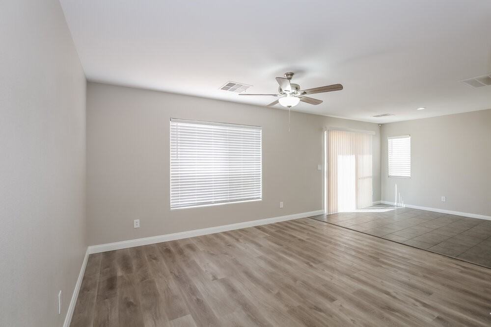 9503 Diamond Bridge Ave - Photo 6 of 17