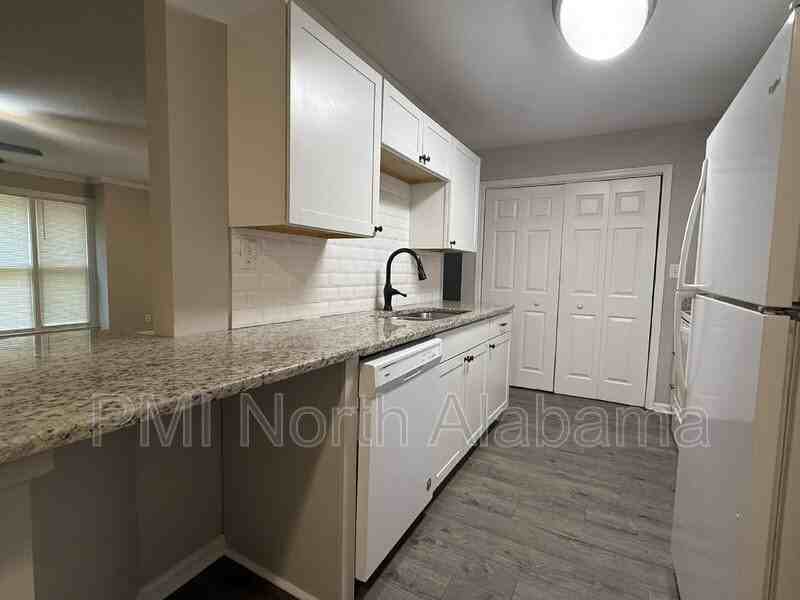 4988 Seven Pine Cir - Photo 4 of 18