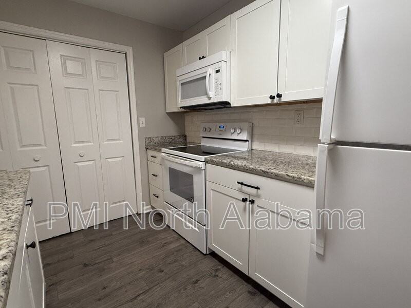 4988 Seven Pine Cir - Photo 5 of 18